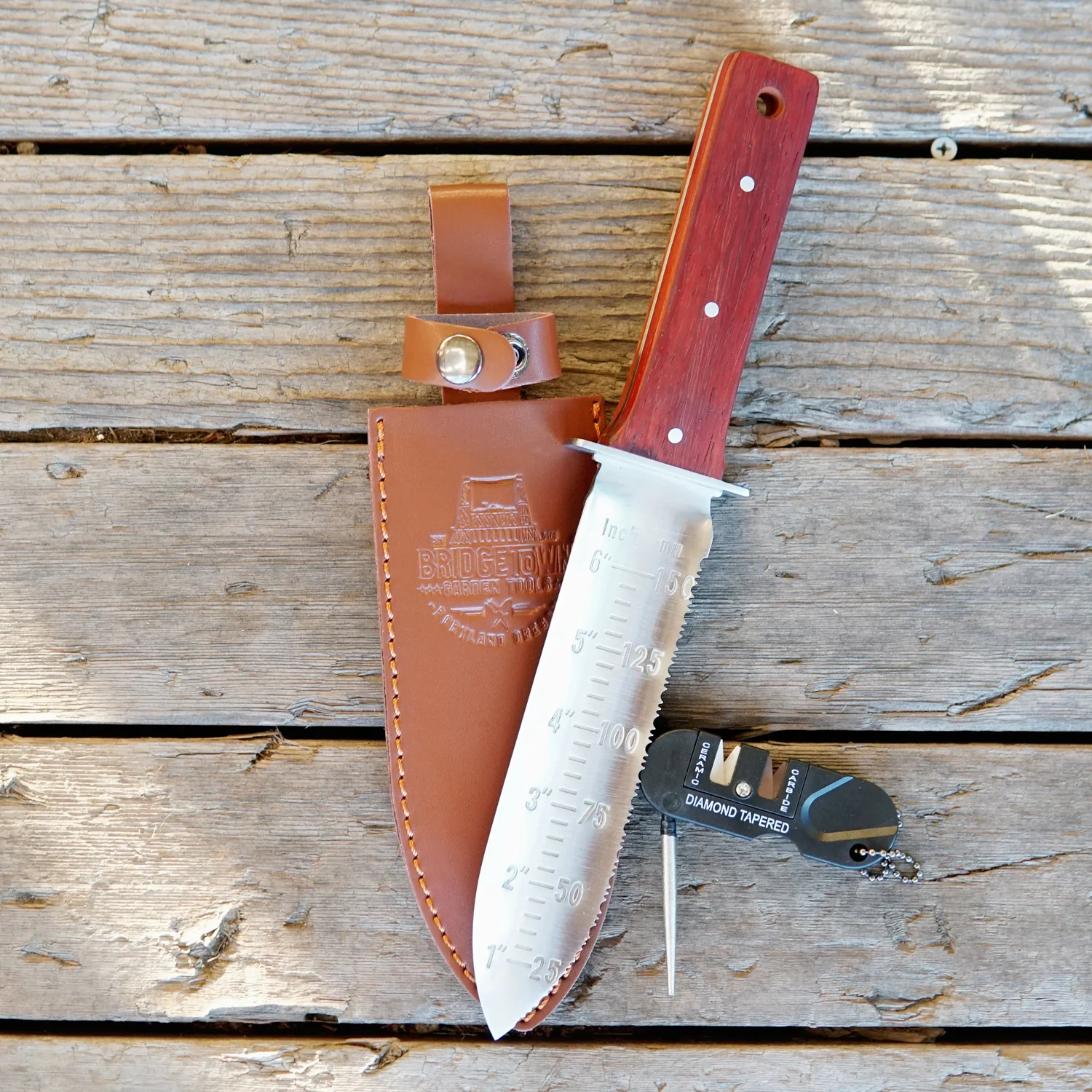 WOOD HANDLED STAINLESS STEEL HORI HORI